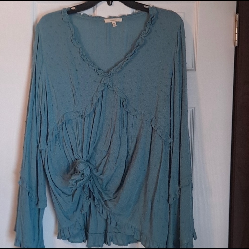 Easel babydoll bell sleeve top